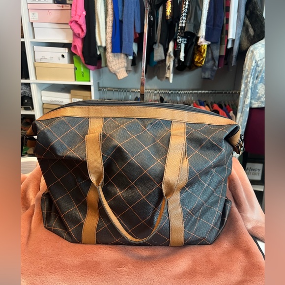 Large overnight bag - Picture 4 of 7